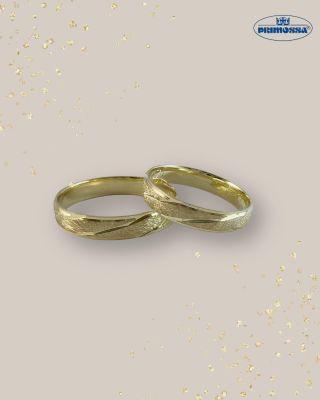 Další snubní prsteny s jemným "ice" efektem. 🧊 Dokážeme je vyrobit v bílém, žlutém i růžovém zlatě. 🌟 Přijďte se podívat...